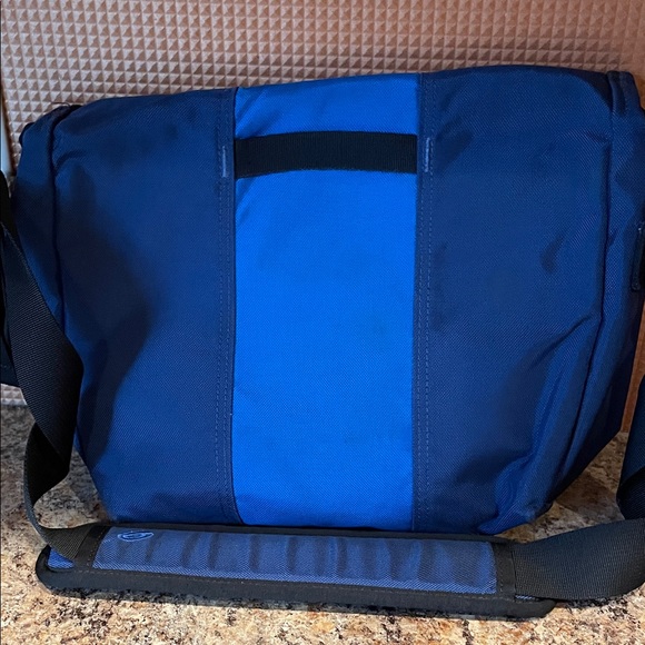 Timbuk2 Blue Two-Tone Messenger Bag - Picture 3 of 7